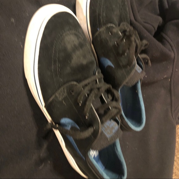 Nike - Picture 2 of 3